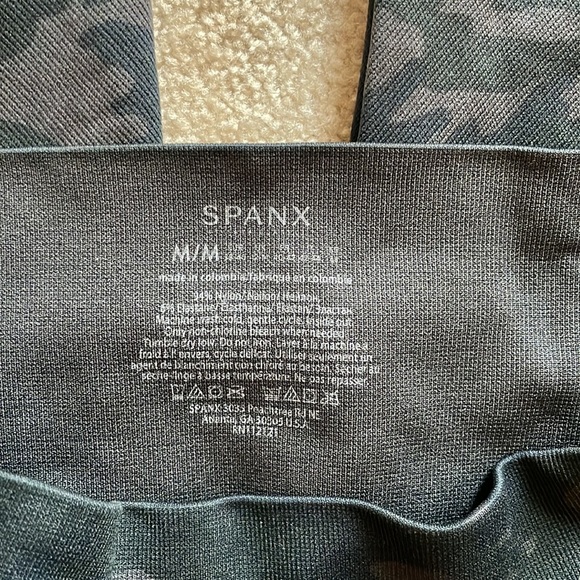 SPANX Black Cam Leggings - Size M - Picture 3 of 4